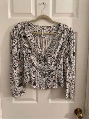 Free People Black & White Patterned V-Neck Blouse